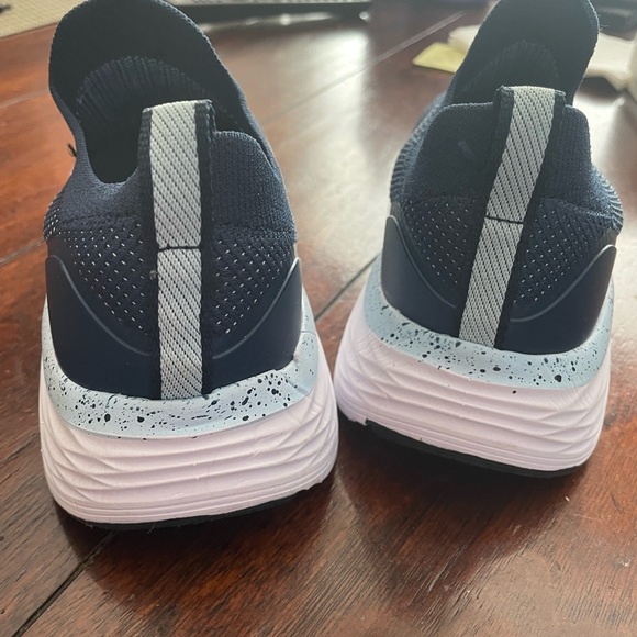 Michael Kors.  Size 6 worn once no damage - Picture 7 of 13